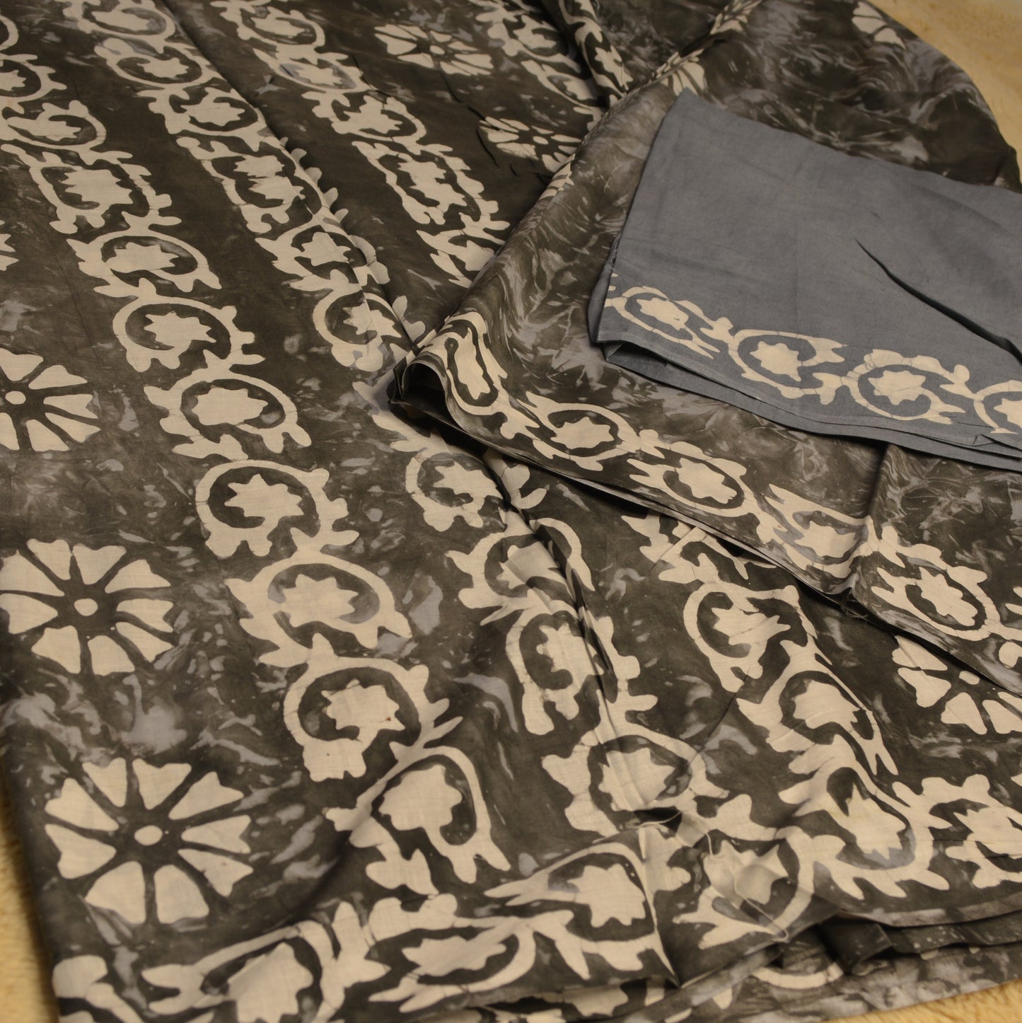 Grey mul cotton bhatik print saree