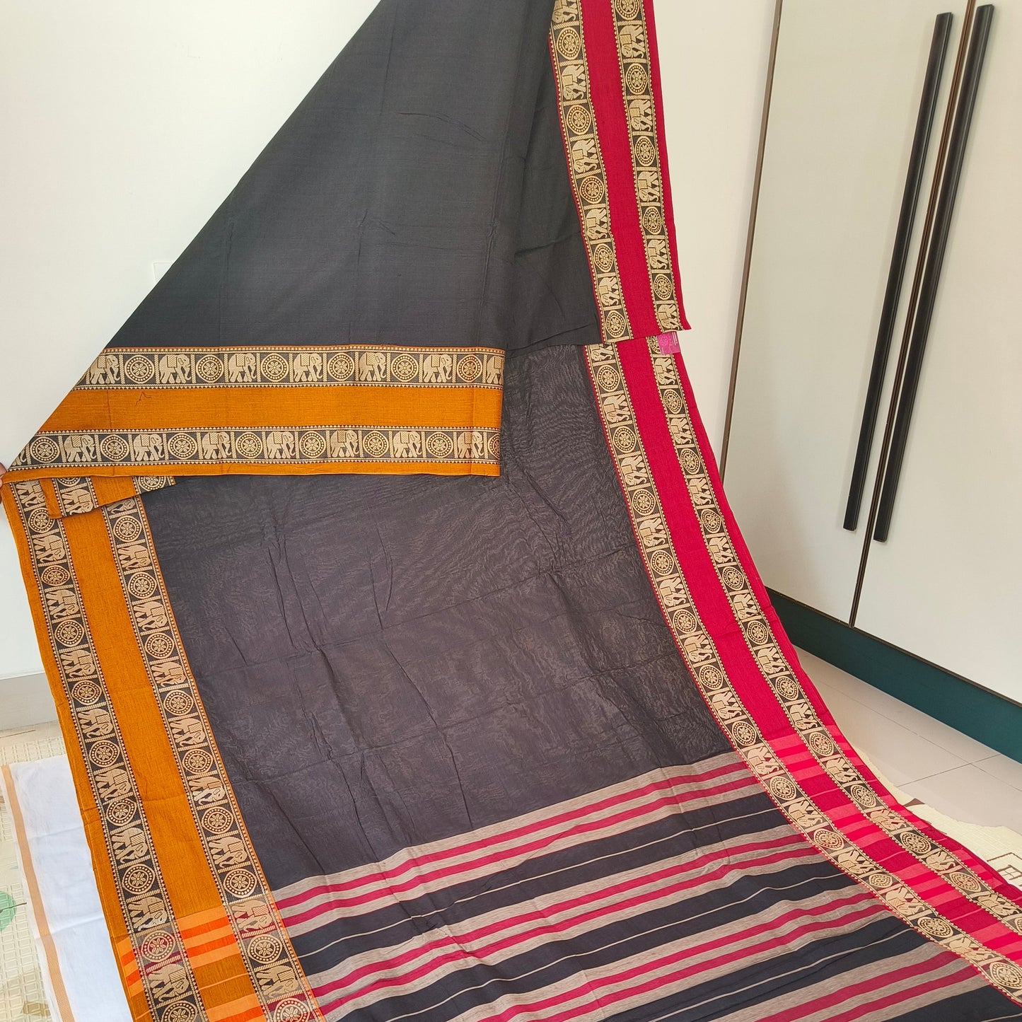 Black pure handloom narayanpet ganga jamuna border cotton saree