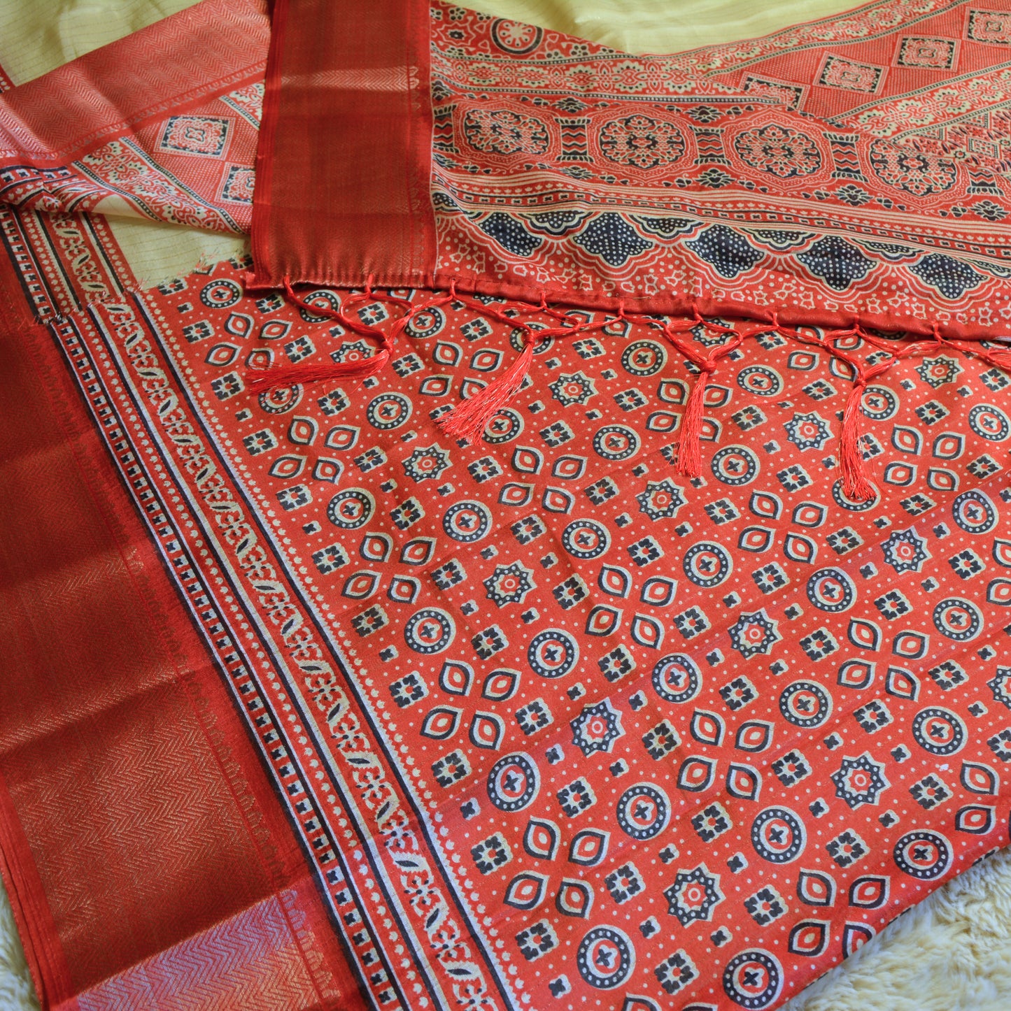 half white dola red border saree