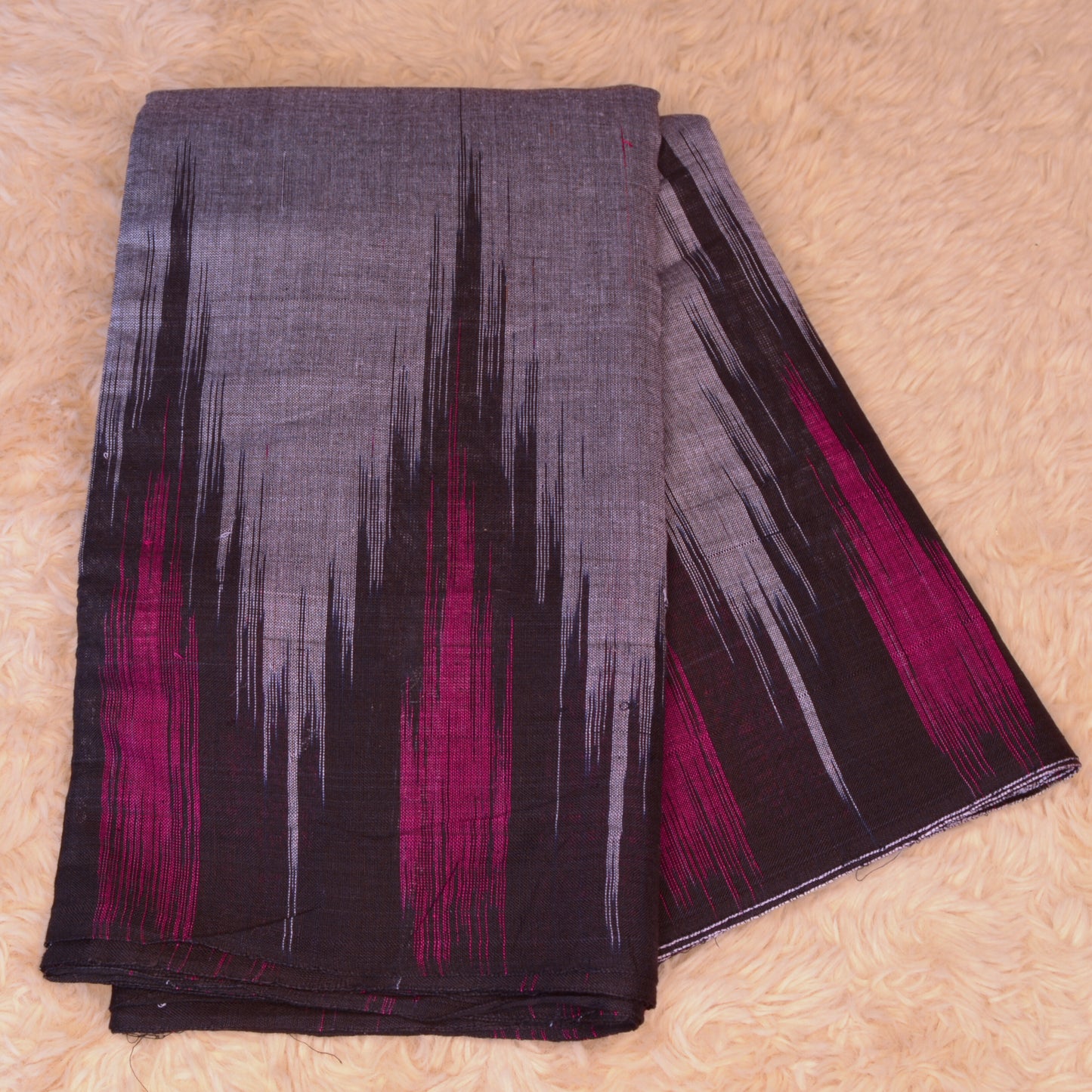 Grey Handloom manibanbandha ikkat cotton saree