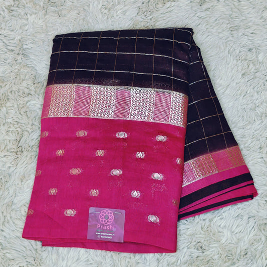 Brown muslin saree with checks