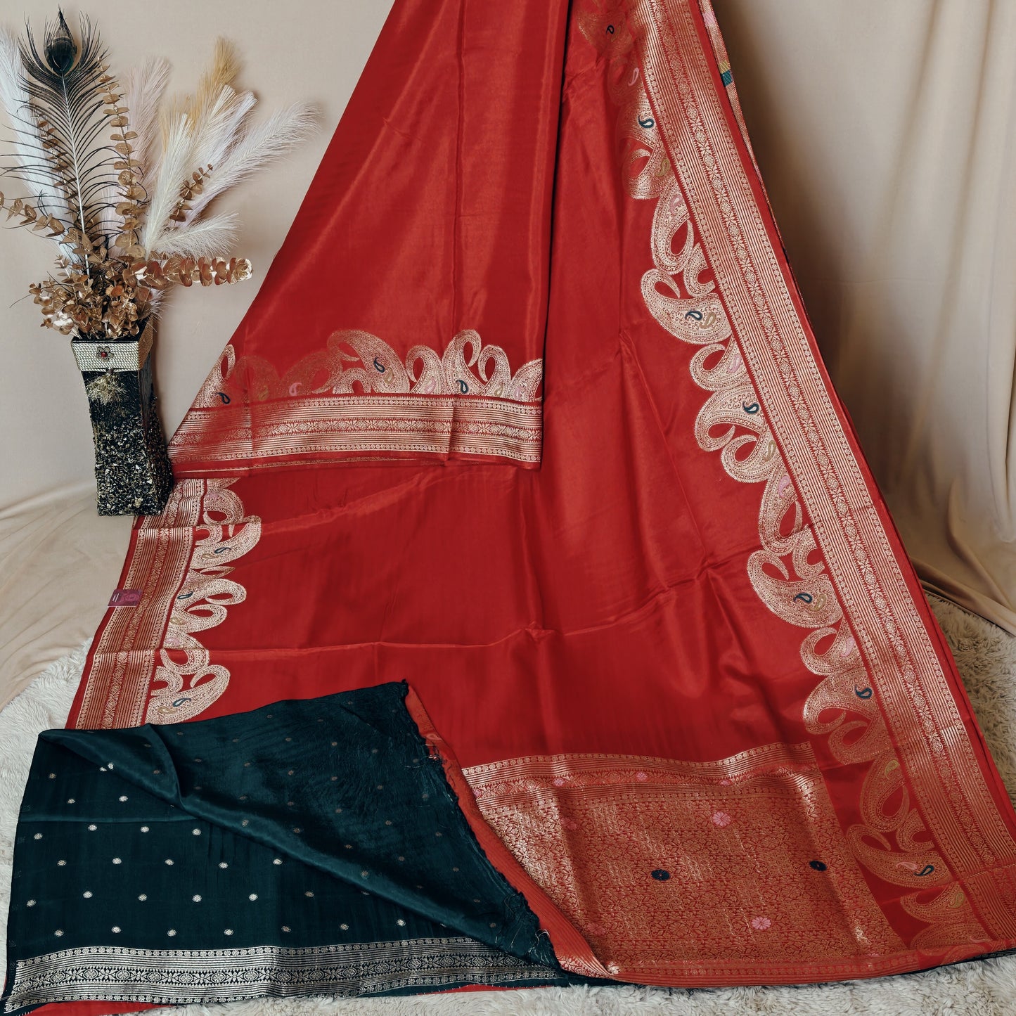 Red pure viscose weaving border saree