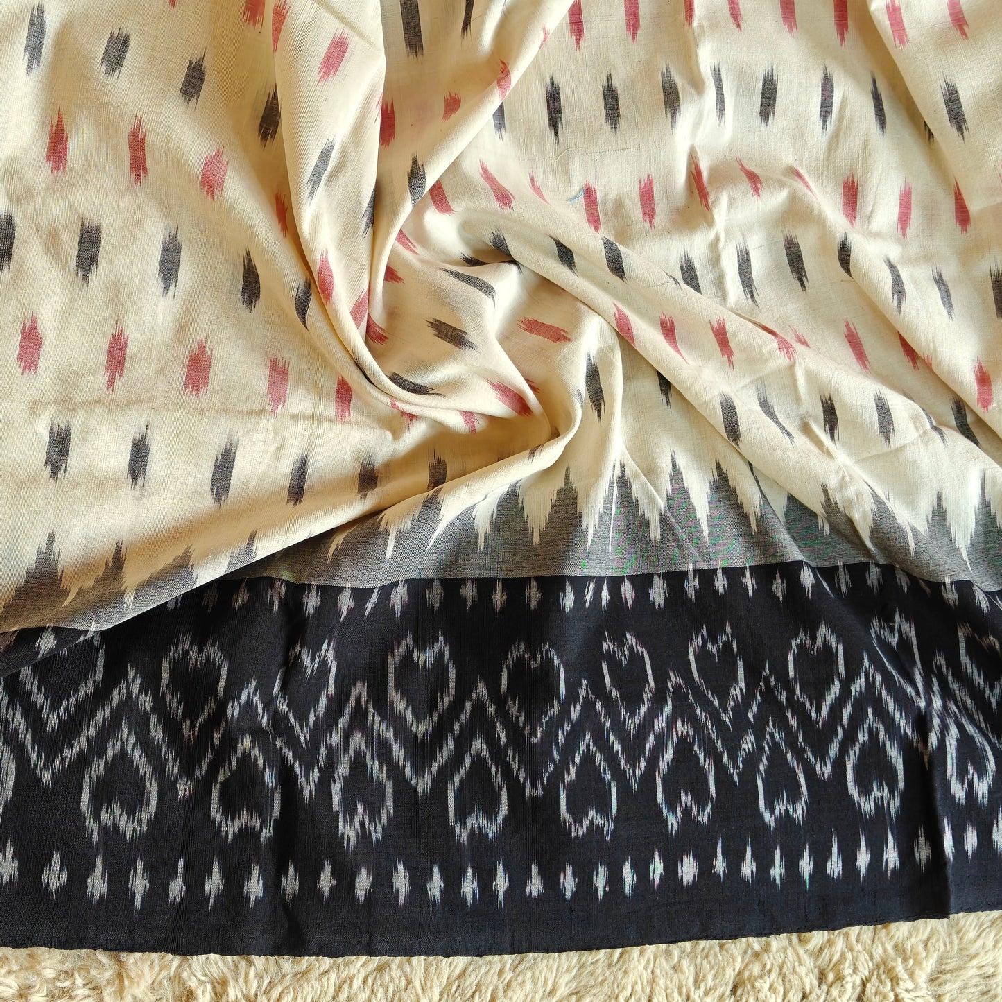 Half-white handloom ikkat pochampalli cotton saree