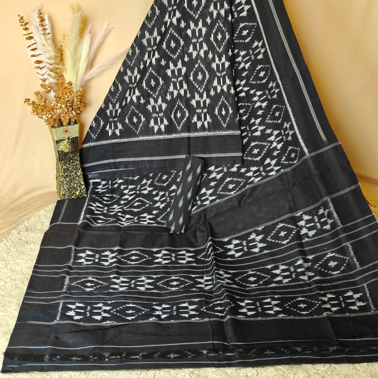 Black handloom ikkat pochampalli cotton saree