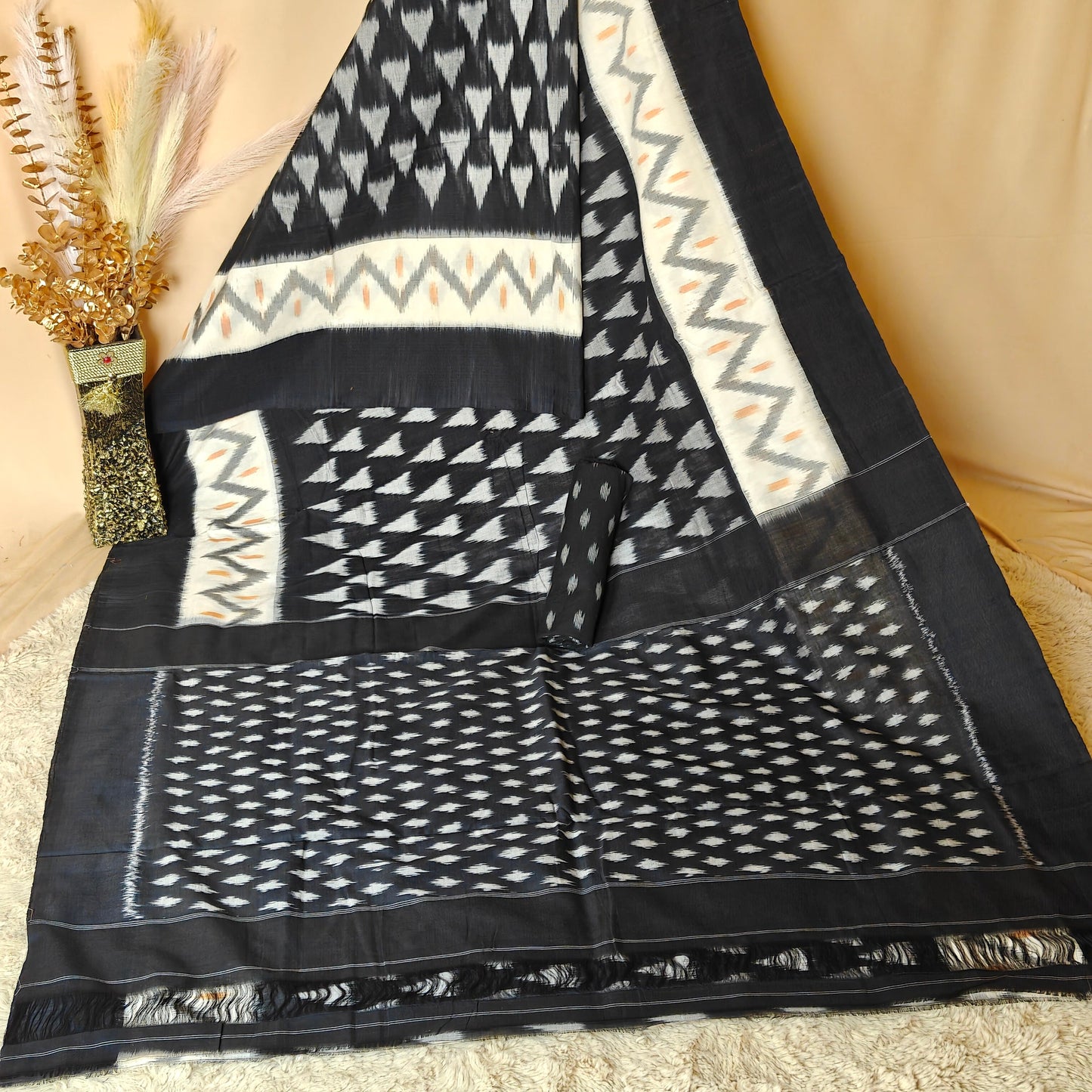 Black handloom ikkat pochampalli cotton saree