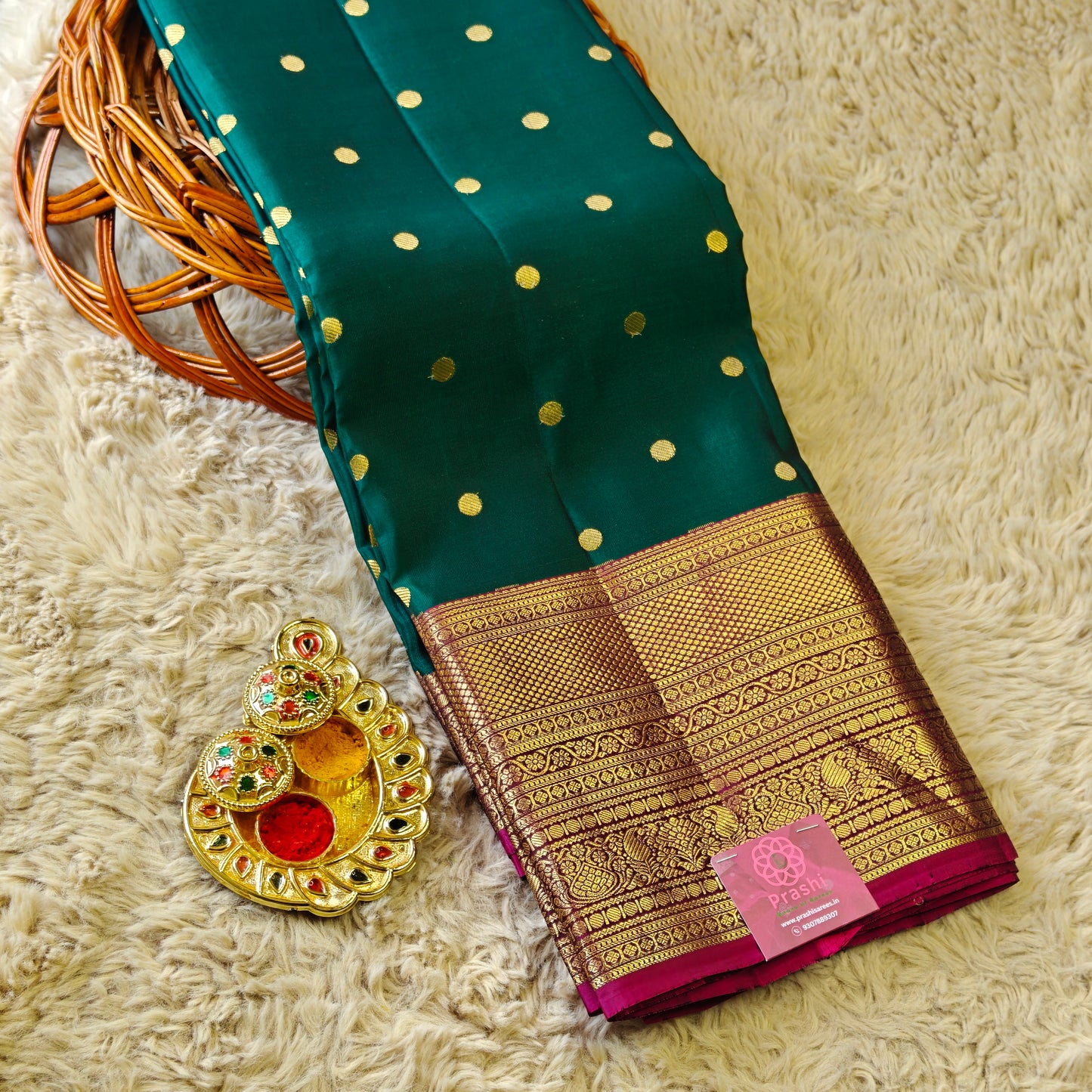 Bottle green Pure silk kanchi butta saree