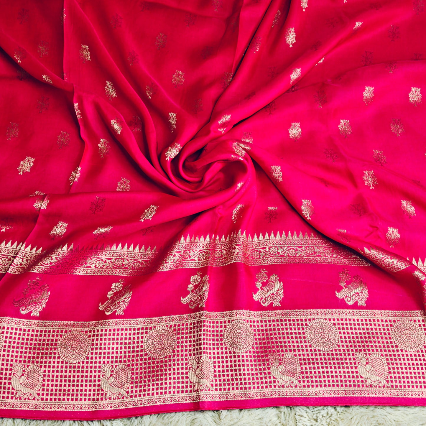 Pink Pure viscose crepe saree