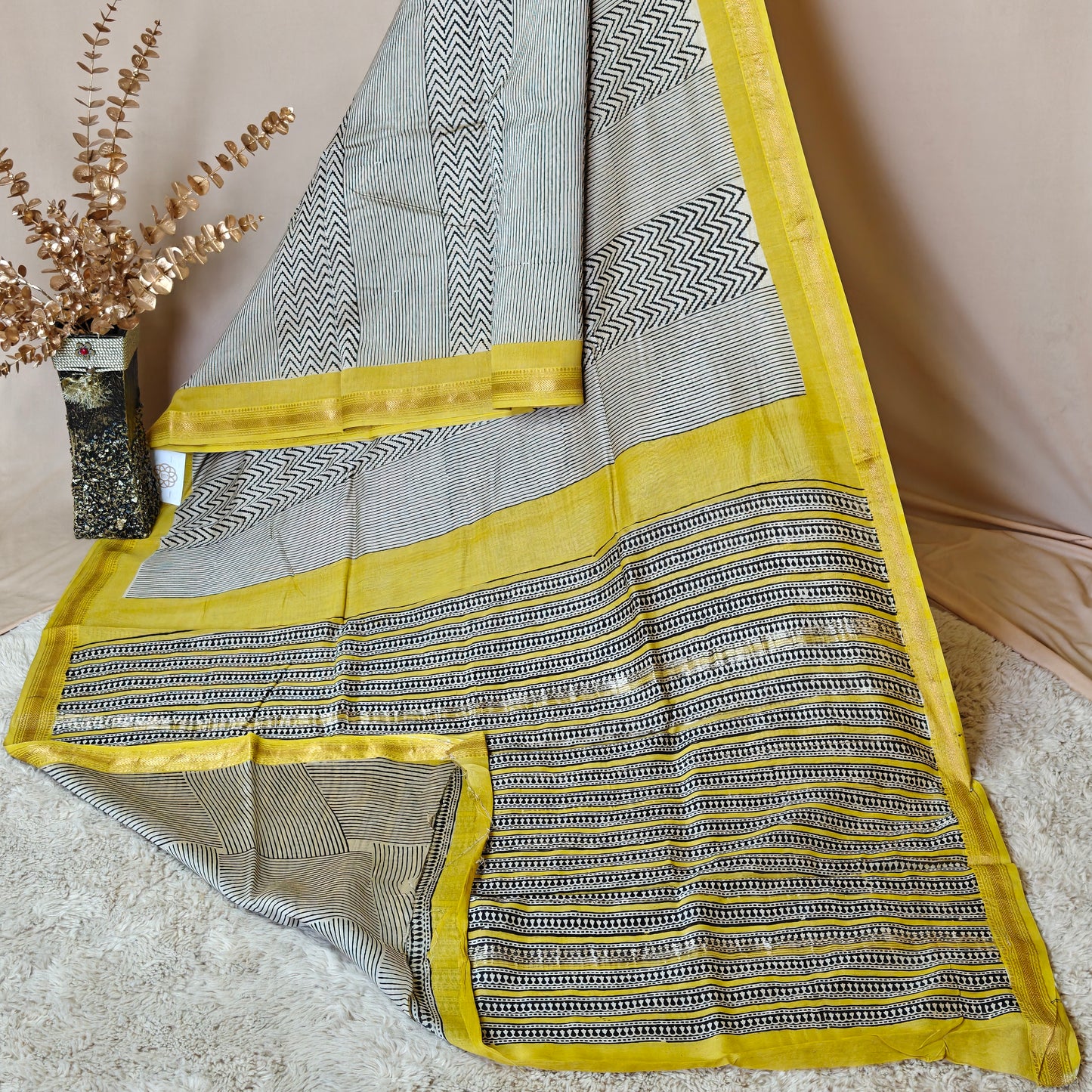 Half-white with black Handblock printed Maheshwari silk cotton saree