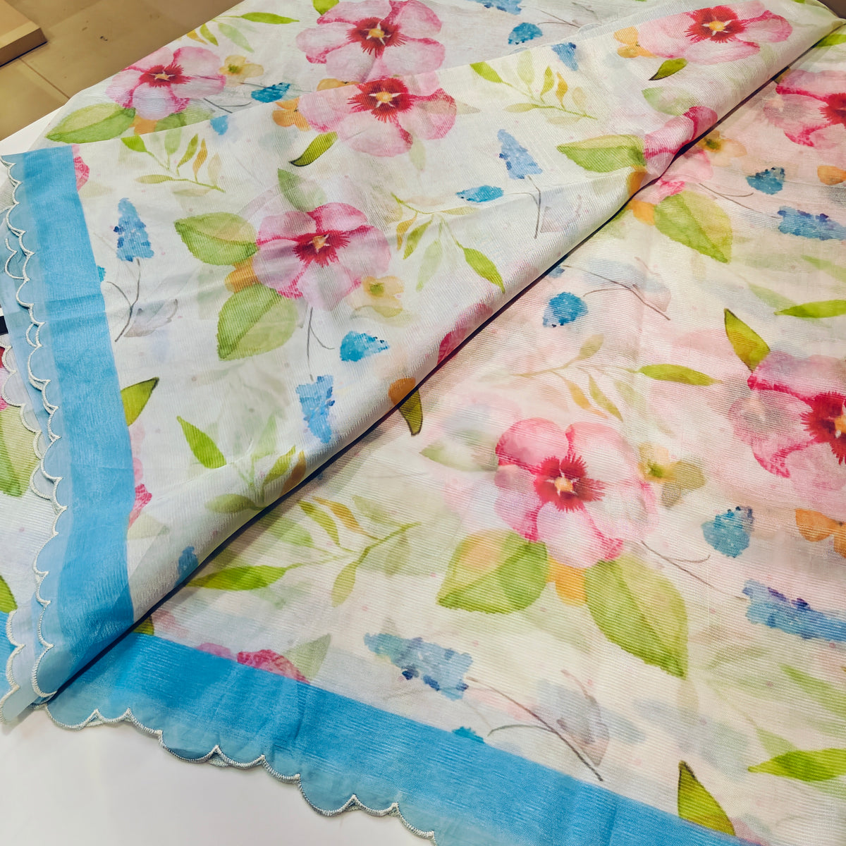 Half-white mangalagiri digital print scalop